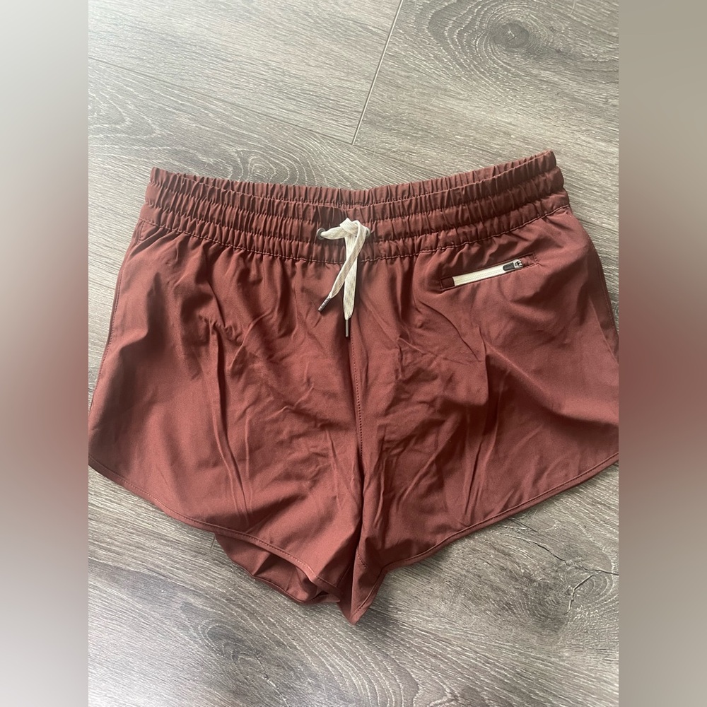 Vuori Athletic Shorts Red Brown Elastic Waist